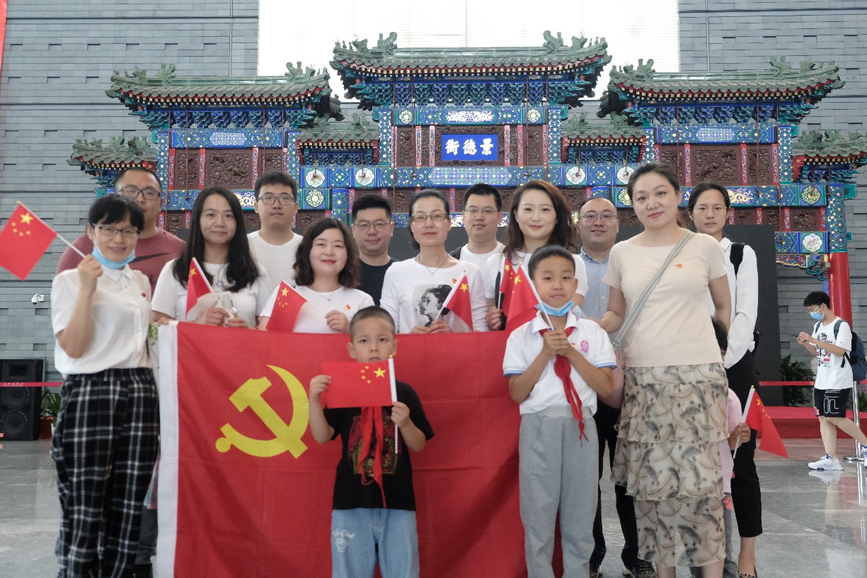 汲取革命思想，傳承紅色基因——國(guó)藥租賃黨支部第一黨小組參觀活動(dòng)側(cè)記